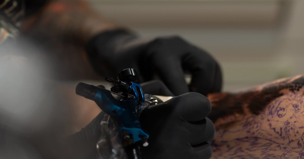 Skipping Sunscreen: A Mistake That Can Fade Your Tattoo